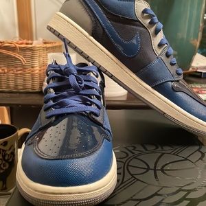 Jordan 1 sz 12 low SE Craft Obsidian & Blue Sail